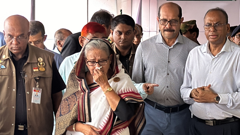 মেট্রো স্টেশন দেখে কাঁদলেন প্রধানমন্ত্রী মেট্রো স্টেশন দেখে কাঁদলেন প্রধানমন্ত্রী