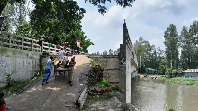 কাজে আসছে না ৭ কোটি টাকার সেতু কাজে আসছে না ৭ কোটি টাকার সেতু