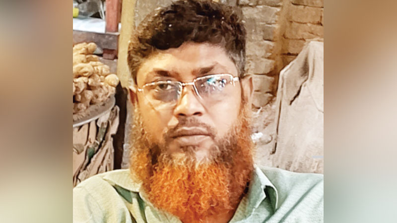 শ্রমে-ঘামে সন্তানদের উচ্চশিক্ষা, সুখ দেখা হলো না কুরমানের শ্রমে-ঘামে সন্তানদের উচ্চশিক্ষা, সুখ দেখা হলো না কুরমানের