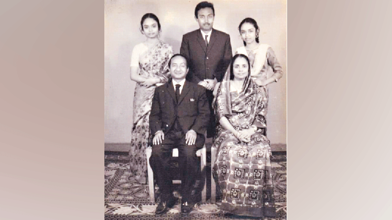 হাসিখুশি, সহজ-সরল মানুষ হাসিখুশি, সহজ-সরল মানুষ