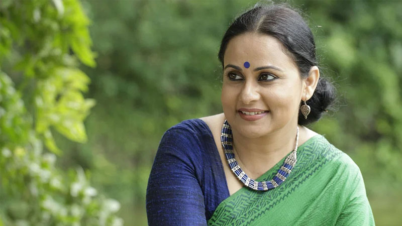 ক্রিকেট নিয়ে আফসানা মিমির ওয়েব ছবি ক্রিকেট নিয়ে আফসানা মিমির ওয়েব ছবি