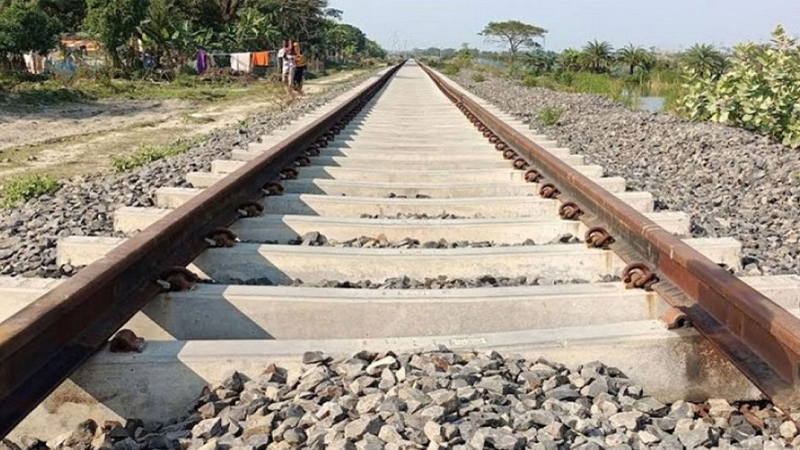 মায়ের চিকিৎসার জন্য ঢাকায় এসে ট্রেনে শিশুর পা বিচ্ছিন্ন মায়ের চিকিৎসার জন্য ঢাকায় এসে ট্রেনে শিশুর পা বিচ্ছিন্ন