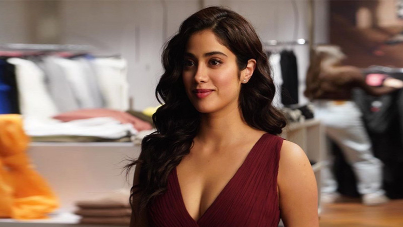 নিজের কীর্তি ফাঁস করলেন জাহ্নবী নিজের কীর্তি ফাঁস করলেন জাহ্নবী