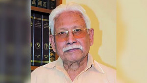 কে এম সফিউল্লাহ আইসিইউতে