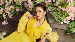 প্রেমের গল্প এড়িয়ে চলছেন মিথিলা