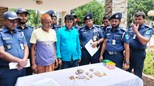 মানিকগঞ্জ থেকে লুট স্বর্ণের ৪৮ ভরি মুন্সীগঞ্জে উদ্ধার