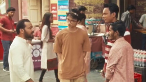 বিতর্কের মুখে সরিয়ে নেওয়া হল কোকা-কোলার বিজ্ঞাপন