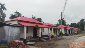 ‘সারাদিন মাঠে কাজ করে নিজের ঘরে শান্তিতে ঘুমাই’ 