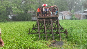 সেতু ভেঙে খালে বরযাত্রীবাহী মাইক্রোবাস, নিহত বেড়ে ৯