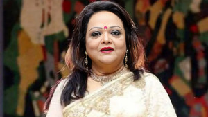 চিকিৎসা নিয়ে দেশে ফিরলেন সাবিনা ইয়াসমীন