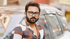 রেস্তোরাঁর মালিককে মারধর, সোহমের বিরুদ্ধে মামলা