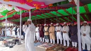 ফরিদপুরে চানমারি ঈদগাহে এ. কে. আজাদের ঈদের নামাজ আদায়