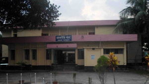 এক মাসেও উদ্ধার হয়নি কলেজছাত্রী, পাচারের শঙ্কা পরিবারের 