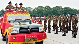 চট্টগ্রাম সেনানিবাসে সেনাবাহিনী প্রধানকে বিদায়ী সংবর্ধনা 