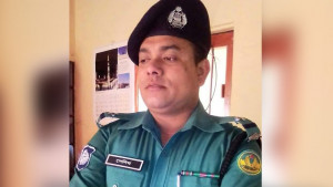 যেতে রাজি না হওয়ায় টর্চলাইট দিয়ে পিটানো সেই এএসআই প্রত্যাহার