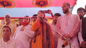 মিন্টুকে বহিষ্কারের দাবি আজীমকন্যা ডরিনের