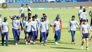 একাদশে ডান বাঁমের কৌশল!