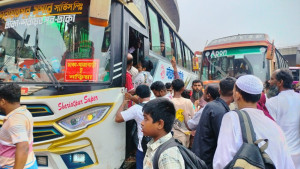আজও রাজধানী ছাড়ছে মানুষ