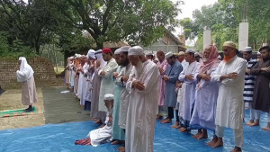 সৌদির সঙ্গে মিল রেখে চাঁপাইনবাবগঞ্জের ৪ গ্রামে ঈদ উদযাপন