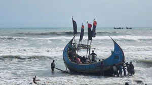 সীমান্তে মর্টারশেল ও গুলির বিকট শব্দ, আতঙ্কে স্থানীয়রা