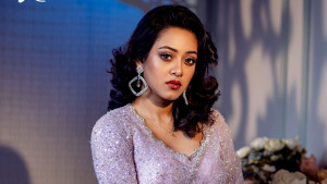 শাকিব আঙ্কেলের সঙ্গে রোমান্স করা আমার জন্য ঠিক হবে না: দীঘি