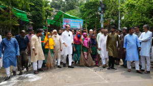 রাত ৮টার মধ্যে বর্জ্য অপসারণে কাজ করছে ডিএনসিসির ১০ হাজার পরিচ্ছন্নতাকর্মী 