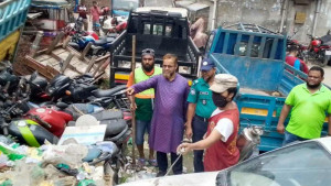 ৩৭ থানা-ফাঁড়িতে পরিচ্ছন্নতা ও মশক নিধন অভিযান 