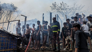 রোহিঙ্গা ক্যাম্পে আগুন, পুড়ল ২০০ ঘর