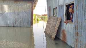 নতুন নতুন এলাকা প্লাবিত, ভাঙনের মুখে কমিউনিটি ক্লিনিক-আশ্রয়কেন্দ্র-স্কুল