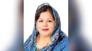 প্রকাশ্যে মতিউরের স্ত্রী লাকি