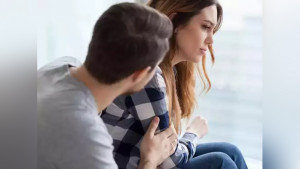 স্ত্রী অল্পতেই রেগে যান? শান্ত করবেন কীভাবে