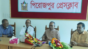 পিরোজপুরে সাংবাদিকদের সঙ্গে দৈনিক সমকাল প্রকাশকের মতবিনিময় সভা