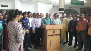 বিল‌ম্বে চলছে ট্রেন, মন্ত্রীর দাবি গো‌ল্ডেন এ প্লাস