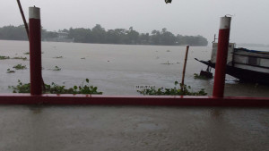 ভারী বর্ষণে হাঁটুপানি সুনামগঞ্জ শহরে, ম্লান ঈদ আনন্দ 