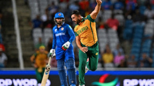 আফগানদের বিধ্বস্ত করে প্রথমবার ফাইনালে প্রোটিয়ারা