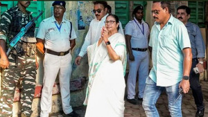 পশ্চিমবঙ্গে এগিয়ে তৃণমূল কংগ্রেস 