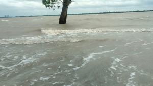 সম্বলহারারা ঋণের ভারে ন্যুব্জ