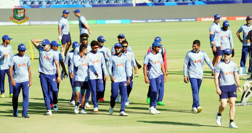 একাদশে ডান বাঁমের কৌশল! একাদশে ডান বাঁমের কৌশল!