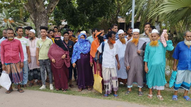 রাস্তায় কেটেছে তাদের ঈদ রাস্তায় কেটেছে তাদের ঈদ