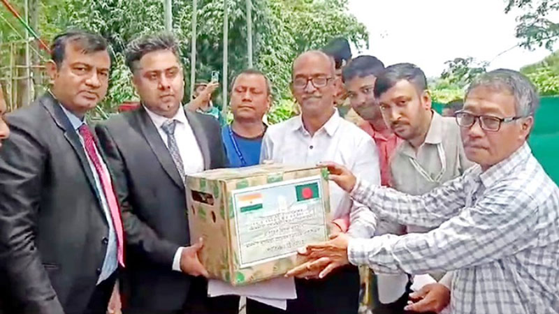 শেখ হাসিনার জন্য আনারস পাঠালেন ত্রিপুরার মুখ্যমন্ত্রী শেখ হাসিনার জন্য আনারস পাঠালেন ত্রিপুরার মুখ্যমন্ত্রী