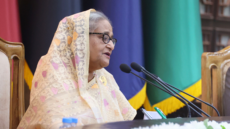 গুলি বোমা লাগবে না, জনগণ থেকে বিচ্ছিন্ন হলেই মারা যাব: প্রধানমন্ত্রী গুলি বোমা লাগবে না, জনগণ থেকে বিচ্ছিন্ন হলেই মারা যাব: প্রধানমন্ত্রী