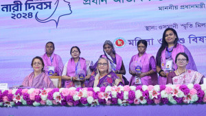 ৫ নারীকে জয়িতা পুরস্কার দিলেন প্রধানমন্ত্রী
