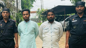 র‍্যাবের অভিযানে গাঁজা ও ফেনসিডিলসহ গ্রেপ্তার ৩