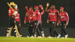 রাসেলের শেষের ঝড়ে কুমিল্লার লড়াকু পুঁজি