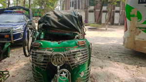 ত্রিশালে বাস-অটোরিকশার সংঘর্ষে শিশুসহ নিহত ৩