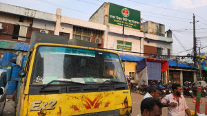 কারওয়ান বাজার স্থানান্তরের কাজ শুরু