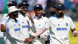ফেরার আগে ইনিংস ব্যবধানে হার ইংল্যান্ডের 