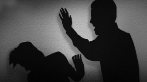 কালিয়ায় দেবরের মারধরে আহত ভাবি