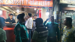 কামরাঙ্গীরচরে হোটেল-রেস্তোরাঁয় পুলিশের অভিযান, আটক ২৪