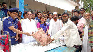 ‘শেখ হাসিনা নেতৃত্বে থাকলে ঝড়-ঝঞ্ঝা আমাদের মাথা নোয়াতে পারবে না’